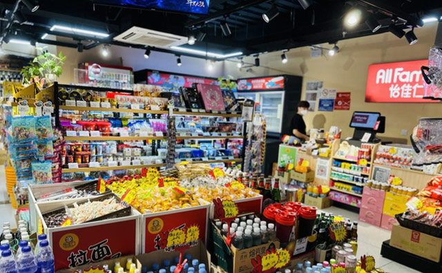 讓零食店加盟商無后顧之憂，怡佳仁品牌實力支撐