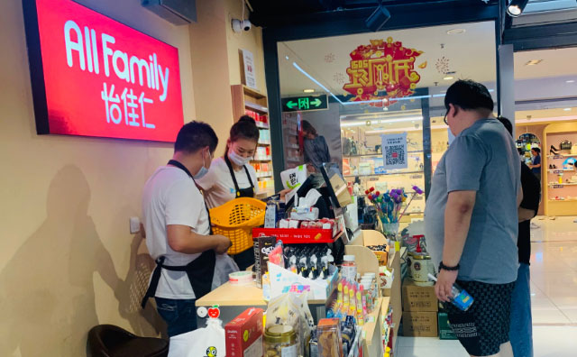 怡佳仁：春天來(lái)了，零食店加盟市場(chǎng)復(fù)蘇回暖！