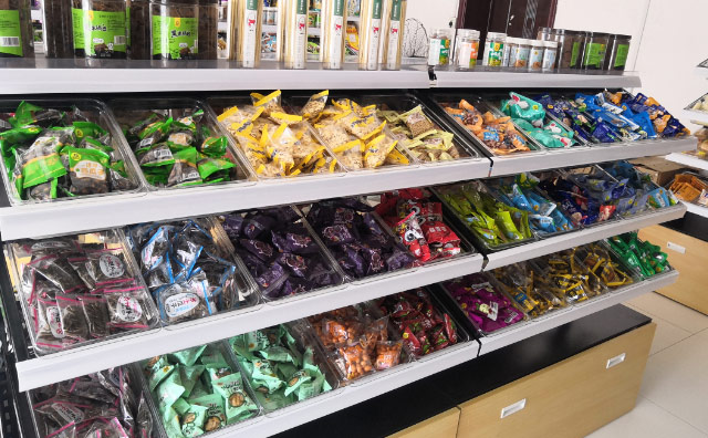 怡佳仁零食店，做一家有情懷的零食店