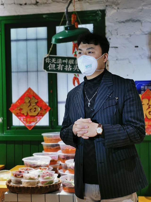 疫情期間，有拈頭成都市井火鍋?zhàn)越ㄐ〕绦蛟仆赓u