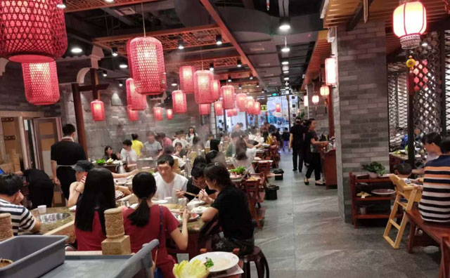 來重慶除了打卡網(wǎng)紅景點(diǎn)，還可以品嘗人間煙火