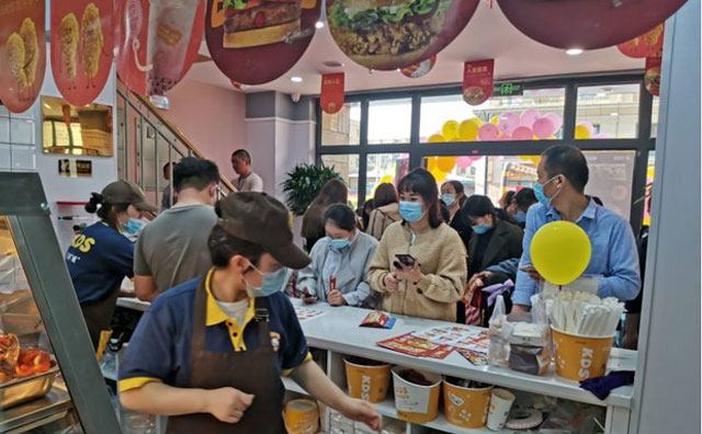 合作快樂星漢堡的這群創(chuàng)業(yè)者是怎么想的？