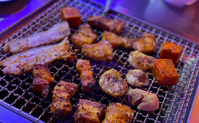 開一家烤肉店需要選擇什么品牌，加盟更靠譜