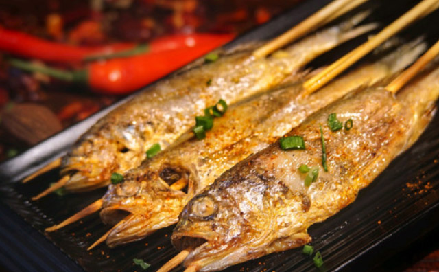 剛開的燒烤店這樣經(jīng)營，人氣自然沒得說