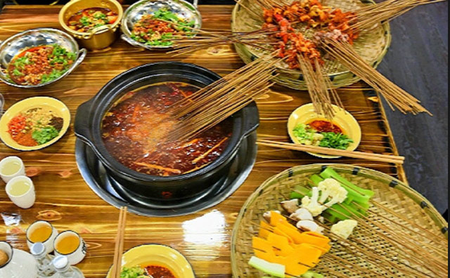 在商場(chǎng)開串串香快餐店合適嗎，綜合分析告訴你結(jié)果