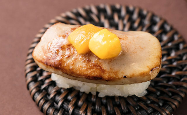 壽司店一直沒人來光顧，應(yīng)該是這里出了問題