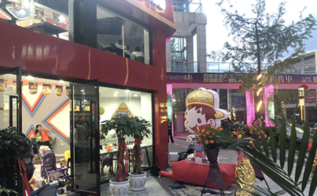 他們從“頭回客”變“回頭客”，快樂星漢堡魅力無限！