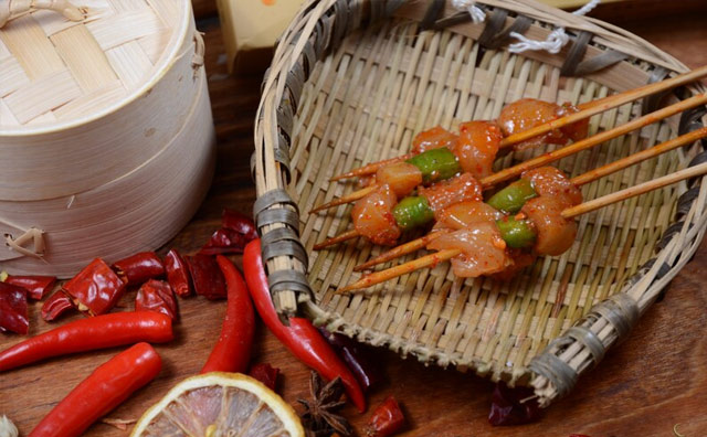 串串香加盟應(yīng)該重點(diǎn)關(guān)注哪幾方面？