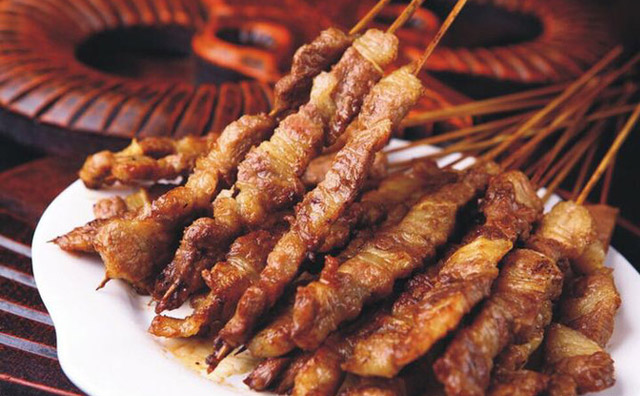 開燒烤店怎么才能經(jīng)營得很好，重點(diǎn)是做好這些方面