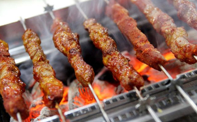 現(xiàn)在開個燒烤店可行嗎，會不會虧本
