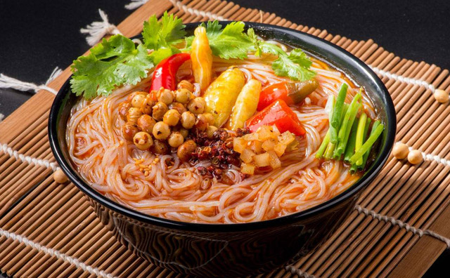 一個人怎么開酸辣粉店，需要注意這三點(diǎn)