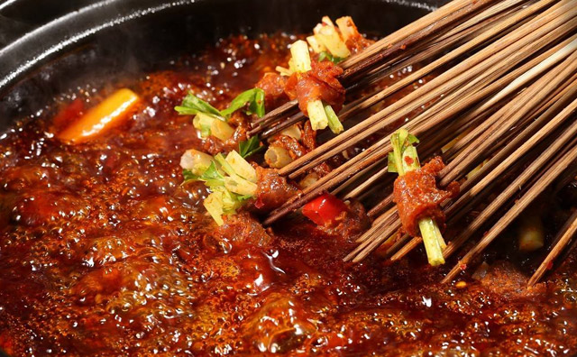 剛開的串串香烤涮生意不好，找準(zhǔn)問題所在及時解決