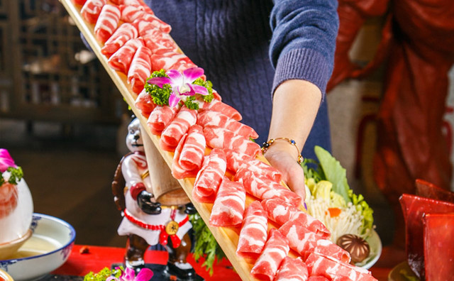 開(kāi)一個(gè)中型火鍋店大概多少錢(qián)？