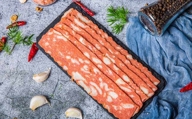 小白領(lǐng)想開一家烤肉店，怎么選擇品牌