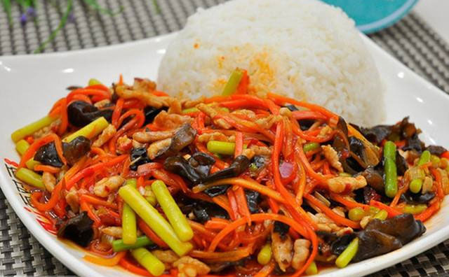 我想白手起家做餐飲，我應(yīng)該怎么辦