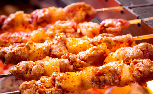 開(kāi)一家燒烤店的成本是多少，實(shí)體燒烤店需要多少本錢(qián)