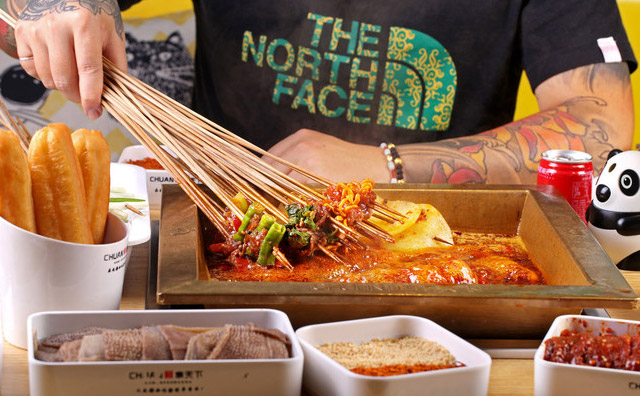 新開一家餐飲店送些什么小禮品好？餐飲店開業(yè)送禮物好嗎