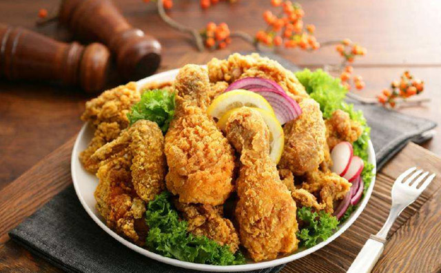 小本創(chuàng)業(yè)項(xiàng)目包括炸雞。