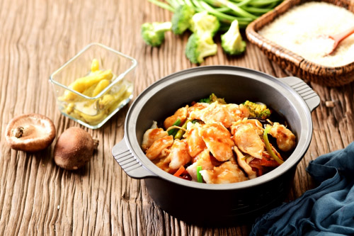 新餐飲時(shí)代，三分飽燴燒飯靠連鎖力贏在起跑線