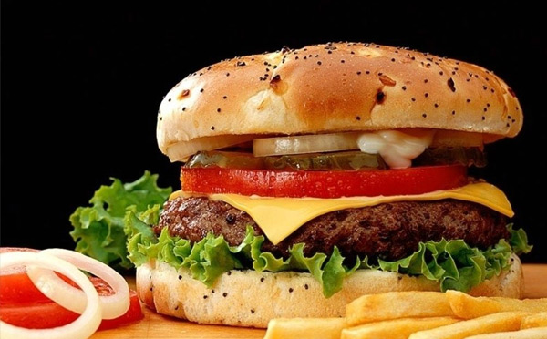 2019年開一個(gè)小型漢堡加盟店要多少錢