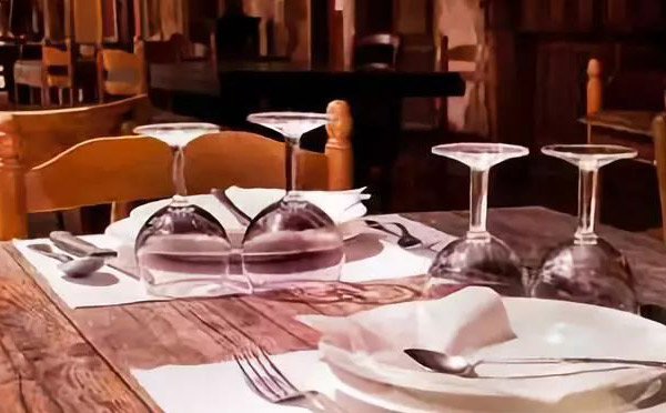 餐廳運(yùn)營不當(dāng)?shù)闹饕颍阒袠屃四男? title=