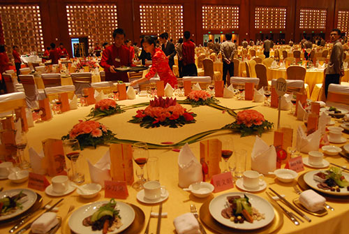 餐廳服務員應該如何接待特殊客人 餐廳服務員應該如何接待特殊客人