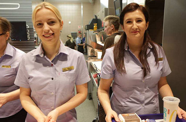 餐廳服務(wù)員要具備哪些素質(zhì) 餐廳服務(wù)員要具備哪些素質(zhì)