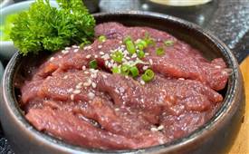 小豬查理川式烤肉，品質(zhì)有保障，價(jià)格更低廉