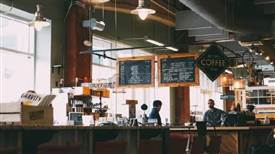 相比于茶飲的迅速崛起，咖啡則更像一位低調(diào)的前行者