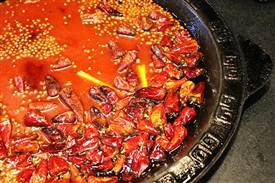 開重慶火鍋加盟店技巧，需了解顧客內(nèi)心真正的渴望