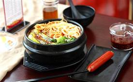 過(guò)橋米線店如何維護(hù)顧客關(guān)系，以下三點(diǎn)需注意