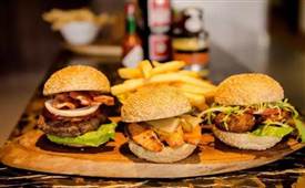 自主創(chuàng)業(yè)選什么，漢堡快餐店品牌很不錯的